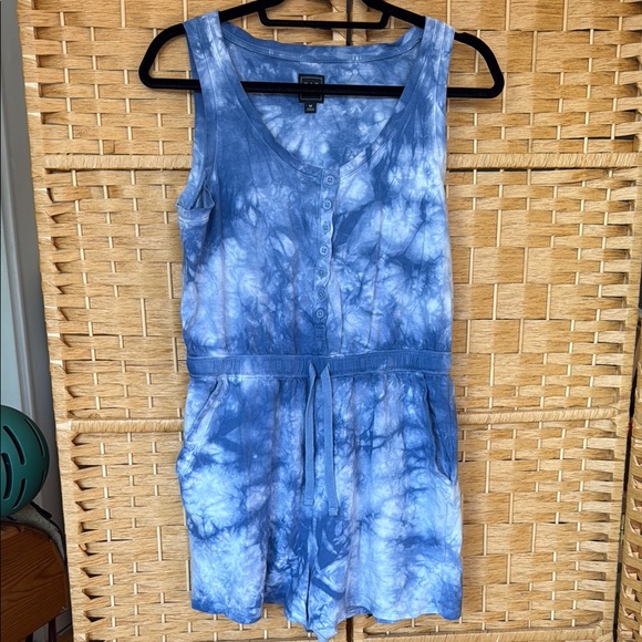 GAP Blue Tie-Dye Romper- Medium- EUC - Picture 1 of 4